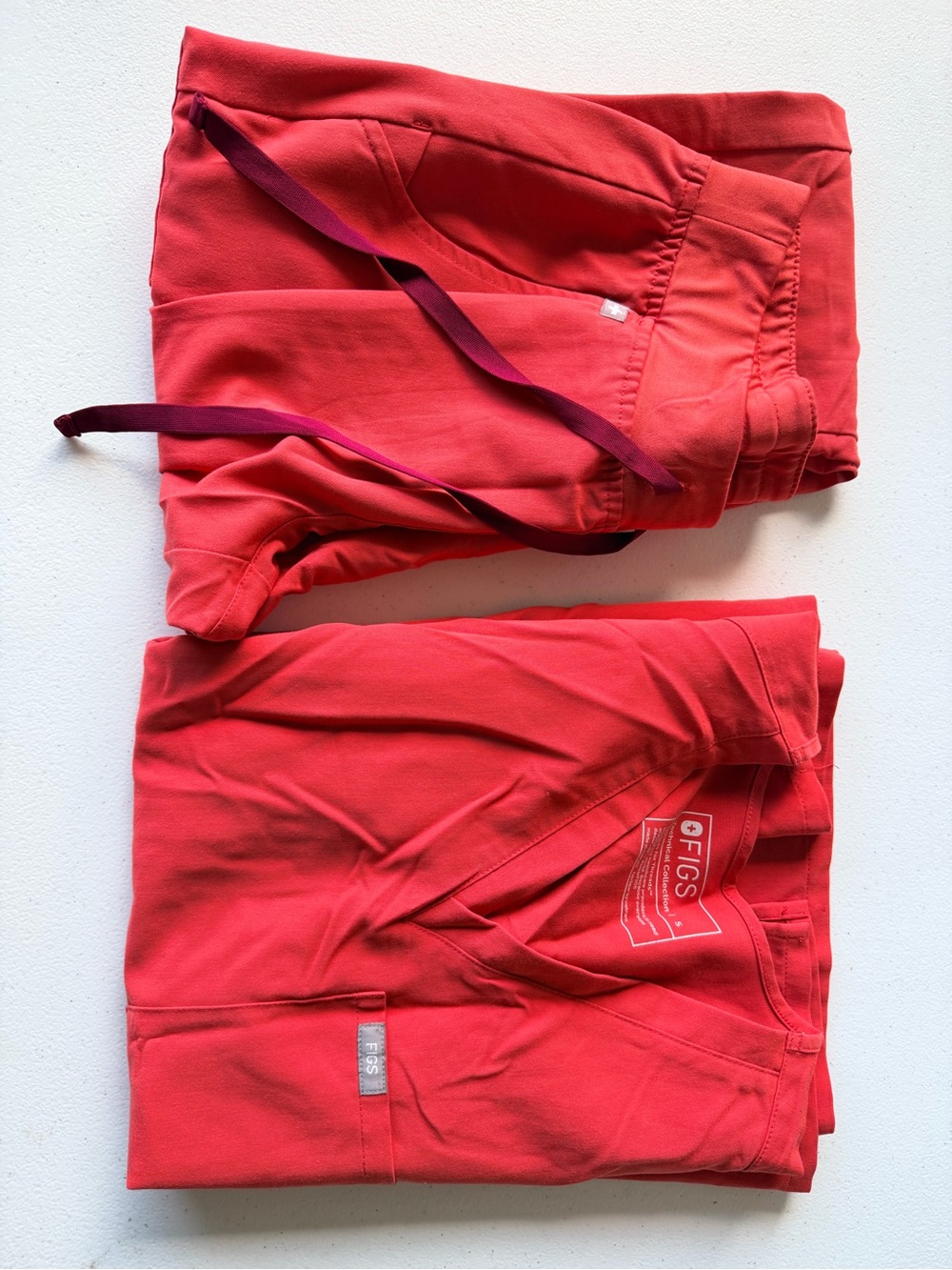 FIGS Womens Red Scrub Set - Red - Picture 7 of 7